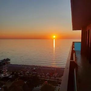 apt-amazing-black-sea-arena-in-georgia.batumihotels.net/